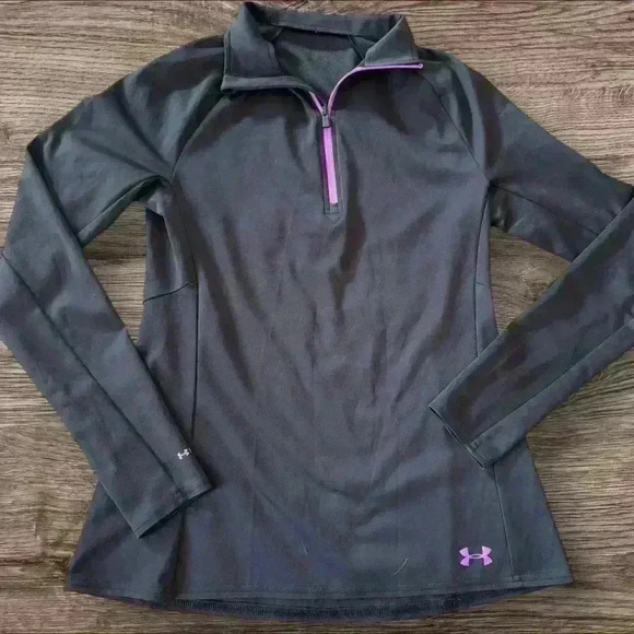 Under Armour Tops - Women Under Armour Storm1 shirt size small.